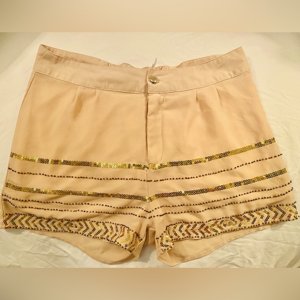 ☀️Pre-SEASON SALE☀️Altar’d State Sequin shorts, size Medium